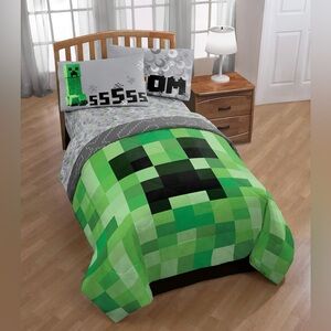 Kids Minecraft Creeper 5 Piece Bed Set - Twin/Full Bed Set